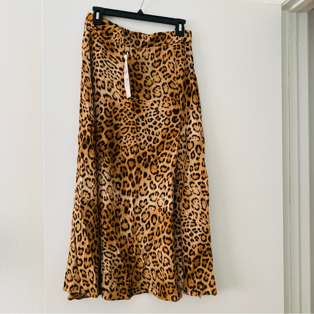 NWT Leopard Print Midi Skirt with Sz M